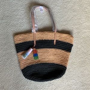J. Crew Bags - NWT J. Crew straw beach bag with tassels!! J. Crew Bags - NWT J. Crew straw beach bag with tassels!!